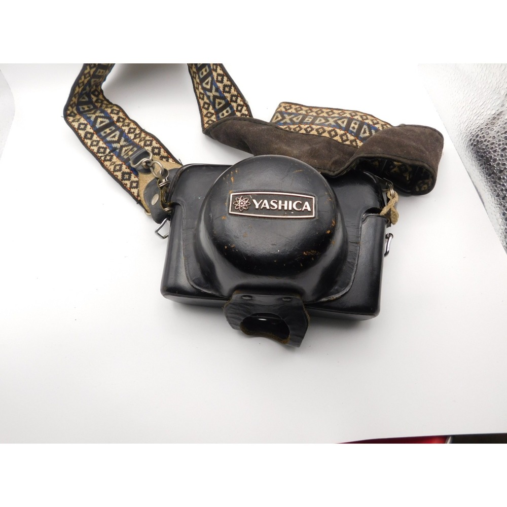Vintage Yashica Electro 35 GSN‎ Pioneer in Electronic Camera Leather Case Strap